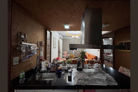 Casa à venda com 200m², 3 quartos e 2 vagas Casa à venda com 200m², 3 quartos e 2 vagasCozinha