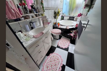 Casa à venda com 200m², 3 quartos e 2 vagas Casa à venda com 200m², 3 quartos e 2 vagasBanheiro da Suíte