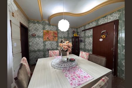 Casa à venda com 200m², 3 quartos e 2 vagas Casa à venda com 200m², 3 quartos e 2 vagasCozinha