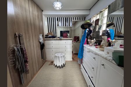 Casa à venda com 200m², 3 quartos e 2 vagas Casa à venda com 200m², 3 quartos e 2 vagasQuarto Suíte