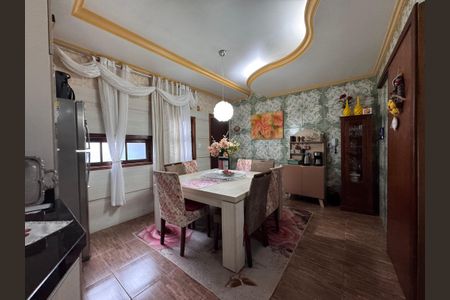 Casa à venda com 200m², 3 quartos e 2 vagas Casa à venda com 200m², 3 quartos e 2 vagasCozinha