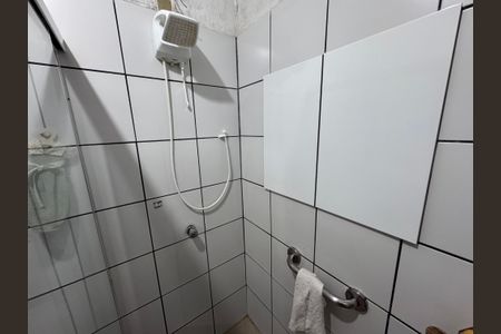 Casa à venda com 200m², 3 quartos e 2 vagas Casa à venda com 200m², 3 quartos e 2 vagasBanheiro