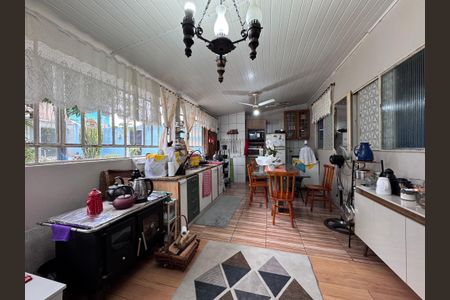 Casa à venda com 200m², 3 quartos e 2 vagas Casa à venda com 200m², 3 quartos e 2 vagassala