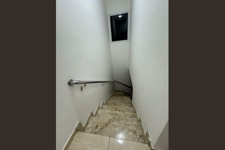 Corredor de casa de condomínio para alugar com 2 quartos, 70m² em Santa Maria, Osasco