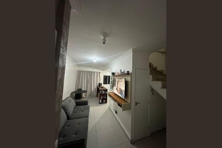 Sala de casa de condomínio para alugar com 2 quartos, 70m² em Santa Maria, Osasco
