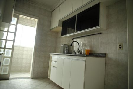 Apartamento à venda com 182m², 3 quartos e 2 vagasCozinha 
