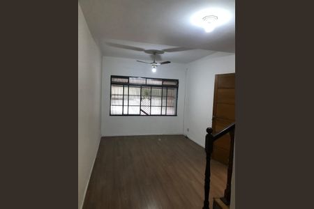 Sala de casa para alugar com 4 quartos, 135m² em Jardim Vazani, São Paulo