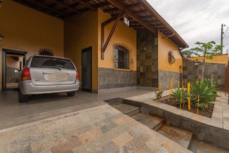 Casa à venda com 200m², 5 quartos e 2 vagasEntrada