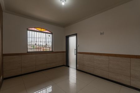 Sala de casa à venda com 5 quartos, 200m² em Itatiaia, Belo Horizonte