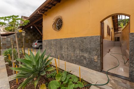 Casa à venda com 200m², 5 quartos e 2 vagasEntrada