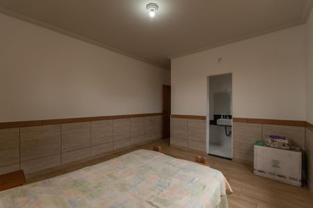 Casa à venda com 200m², 5 quartos e 2 vagasSuíte