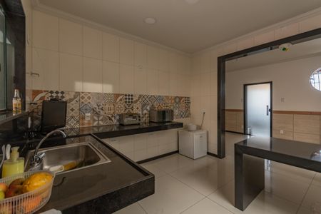 Casa à venda com 200m², 5 quartos e 2 vagasCozinha