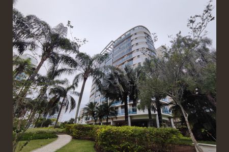 Apartamento para alugar com 206m², 4 quartos e 3 vagasFachada