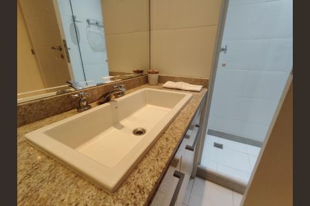 Apartamento para alugar com 206m², 4 quartos e 3 vagasBanheiro da Suíte 2