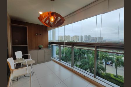 Apartamento para alugar com 206m², 4 quartos e 3 vagasVaranda