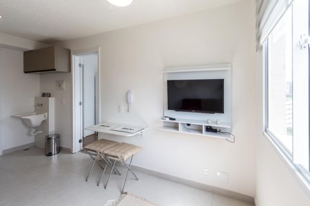 Sala de apartamento para alugar com 1 quarto, 26m² em Parque Industrial Tomas Edson, São Paulo