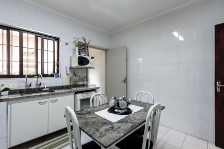 Casa à venda com 119m², 2 quartos e 2 vagas