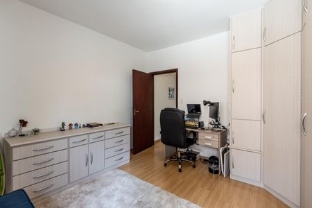 Casa à venda com 119m², 2 quartos e 2 vagas