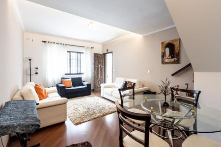 Casa à venda com 119m², 2 quartos e 2 vagas