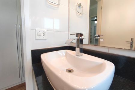 Apartamento à venda com 184m², 3 quartos e 2 vagas Apartamento à venda com 184m², 3 quartos e 2 vagasBanheiro Social