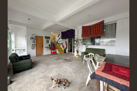 Casa à venda com 263m², 2 quartos e 8 vagasGaragem