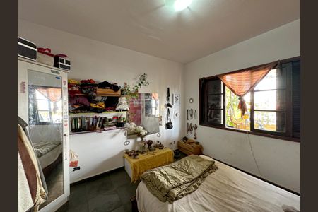 Casa à venda com 263m², 2 quartos e 8 vagasQuarto 2