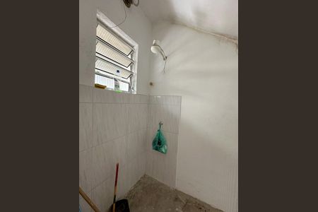 Casa à venda com 263m², 2 quartos e 8 vagasBanheiro de Serviço