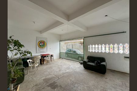 Casa à venda com 263m², 2 quartos e 8 vagasGaragem