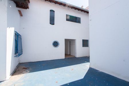 Casa para alugar com 432m², 3 quartos e 5 vagas Casa para alugar com 432m², 3 quartos e 5 vagasQuintal