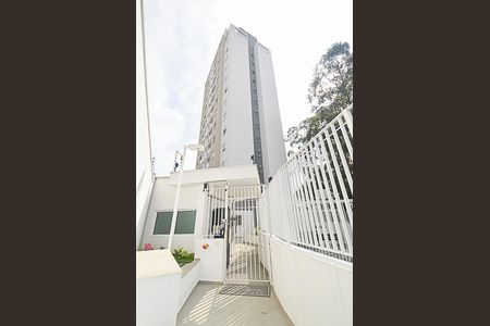 Apartamento para alugar com 55m², 2 quartos e 1 vaga Apartamento para alugar com 55m², 2 quartos e 1 vagaFachada