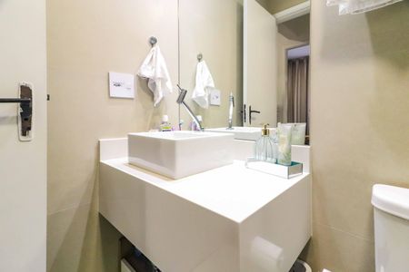 Apartamento à venda com 60m², 2 quartos e 1 vaga Apartamento à venda com 60m², 2 quartos e 1 vagaBanheiro