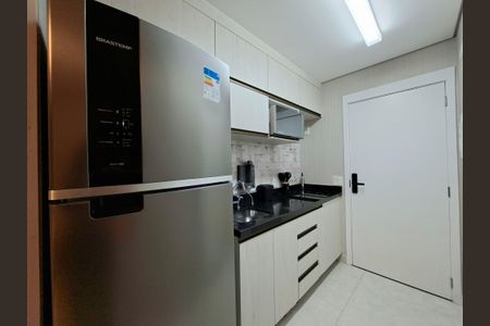 Cozinha de kitnet/studio para alugar com 1 quarto, 24m² em Indianópolis, São Paulo