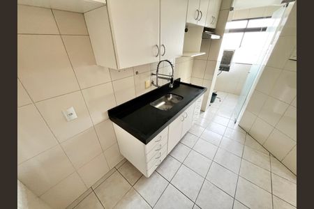 Apartamento à venda com 62m², 2 quartos e 2 vagasCozinha
