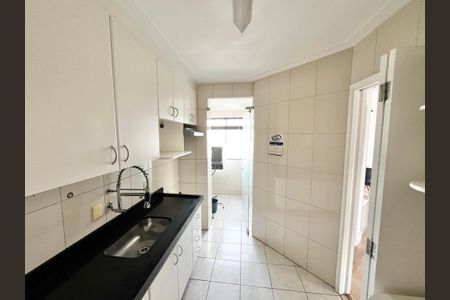 Apartamento à venda com 62m², 2 quartos e 2 vagasCozinha