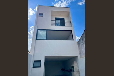 Casa à venda com 137m², 3 quartos e 2 vagas Casa à venda com 137m², 3 quartos e 2 vagasFoto 07