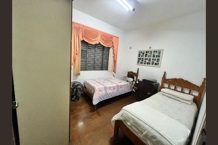 Casa à venda com 208m², 3 quartos e 4 vagasFoto 01