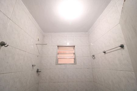 Banheiro Social de casa para alugar com 1 quarto, 60m² em Vila Campo Grande, São Paulo