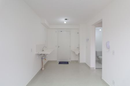 Apartamento para alugar com 32m², 2 quartos e sem vaga Apartamento para alugar com 32m², 2 quartos e sem vagaSala-Cozinha