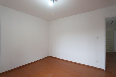 Quarto 1 de casa para alugar com 2 quartos, 140m² em São Lucas, São Paulo