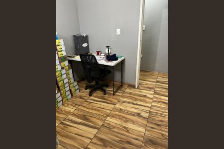 Casa à venda com 180m², 4 quartos e 4 vagas Casa à venda com 180m², 4 quartos e 4 vagasDetalhe Sala