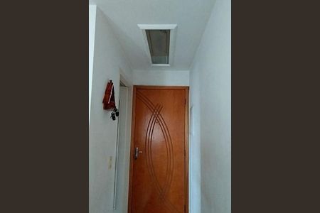 Apartamento à venda com 3 quartos, 60m² em Vila Carmosina, São Paulo