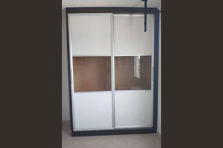 Apartamento à venda com 3 quartos, 60m² em Vila Carmosina, São Paulo