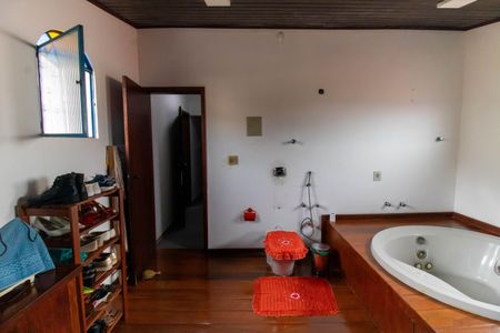 Casa à venda com 290m², 4 quartos e 2 vagasBanheiro da Suíte 1