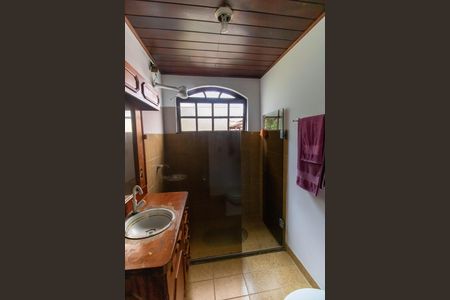 Casa à venda com 290m², 4 quartos e 2 vagasBanheiro da Suíte 4