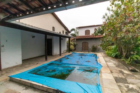 Casa à venda com 290m², 4 quartos e 2 vagasÁrea externa