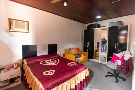 Casa à venda com 290m², 4 quartos e 2 vagasSuíte 1