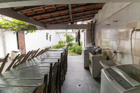 Casa à venda com 290m², 4 quartos e 2 vagasÁrea de Serviço