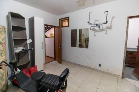Casa à venda com 290m², 4 quartos e 2 vagasSuíte 2