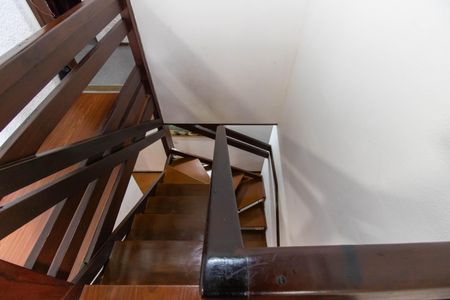 Casa à venda com 290m², 4 quartos e 2 vagasEscada 