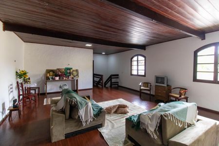 Casa à venda com 290m², 4 quartos e 2 vagasSala 2